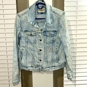 Light washed denim jacket